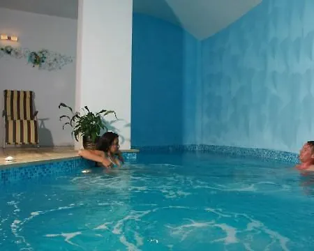 منتجع وسبا نيفادا 3*